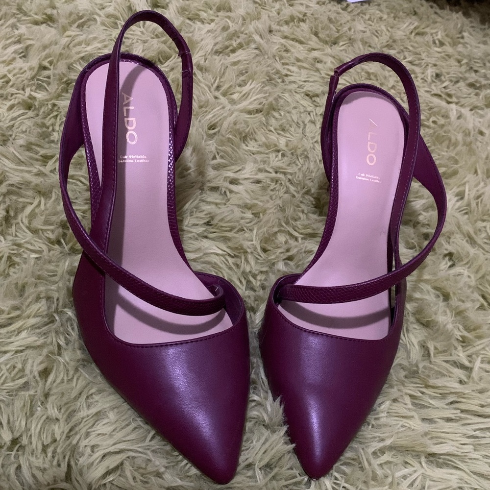 Size 9 Aldo heels, purple leather